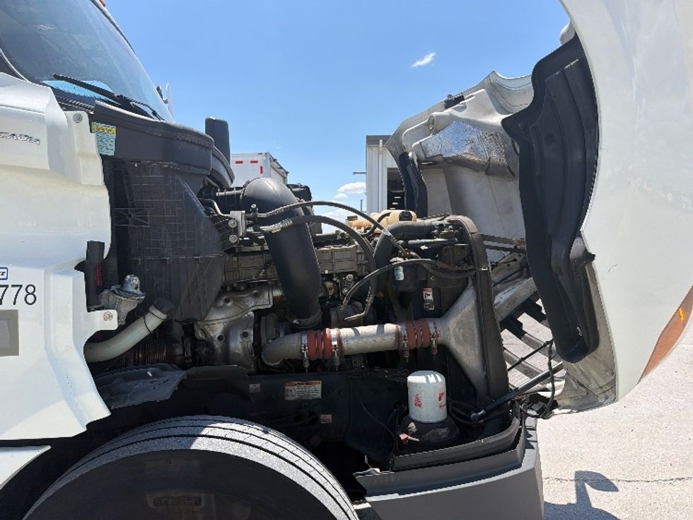 Sleeper Tractor-Heavy Duty Tractors-Freightliner-2021-T12664ST-Sturtevant-WI-512,300\n\t\tmiles-$ 65,250 - Image 20