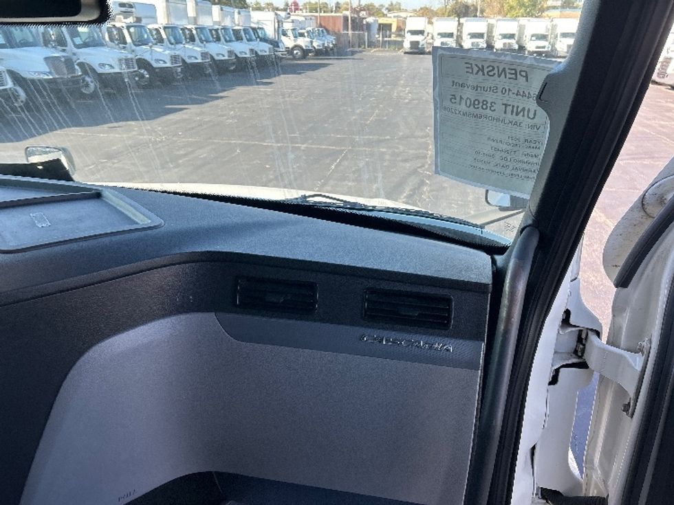 Sleeper Tractor-Heavy Duty Tractors-Freightliner-2021-T12664ST-Sturtevant-WI-515,435\n\t\tmiles-$ 59,500 - Image 14