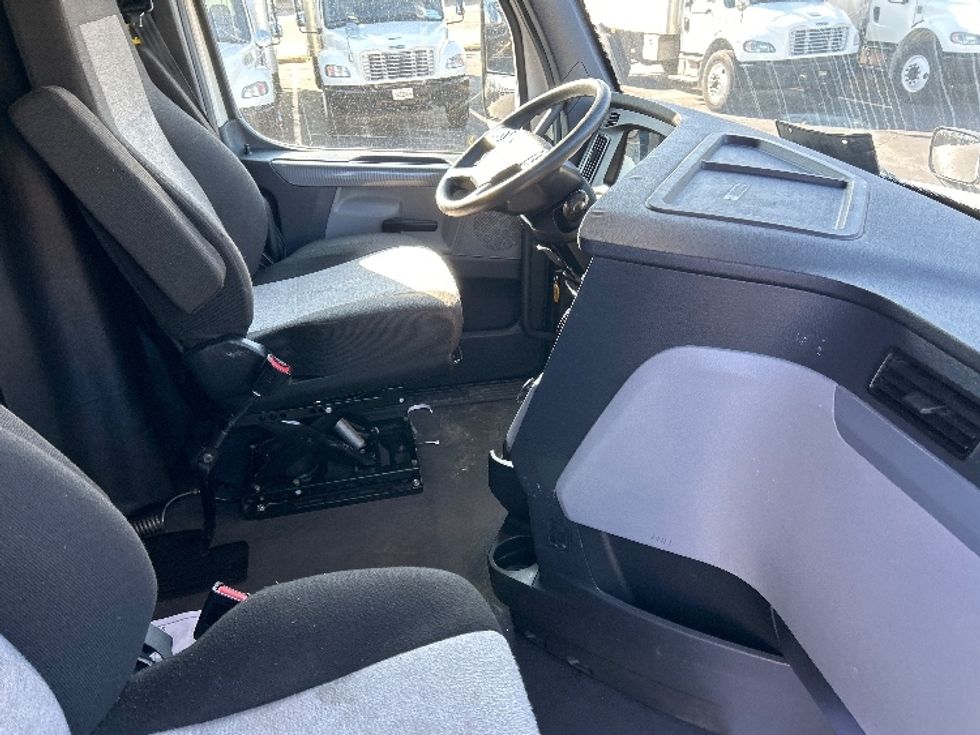 Sleeper Tractor-Heavy Duty Tractors-Freightliner-2021-T12664ST-Sturtevant-WI-515,435\n\t\tmiles-$ 59,500 - Image 15