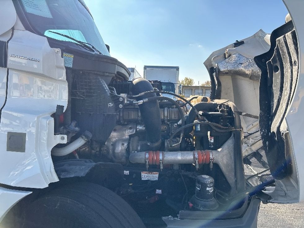 Sleeper Tractor-Heavy Duty Tractors-Freightliner-2021-T12664ST-Sturtevant-WI-515,435\n\t\tmiles-$ 59,500 - Image 20