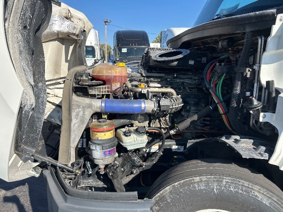 Sleeper Tractor-Heavy Duty Tractors-Freightliner-2021-T12664ST-Sturtevant-WI-515,435\n\t\tmiles-$ 59,500 - Image 21