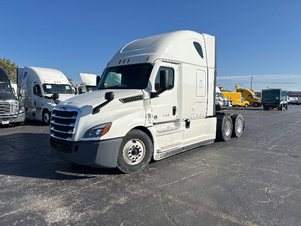 Sleeper Tractor-Heavy Duty Tractors-Freightliner-2021-T12664ST-Sturtevant-WI-515,435\n\t\tmiles-$ 59,500 - Image 3