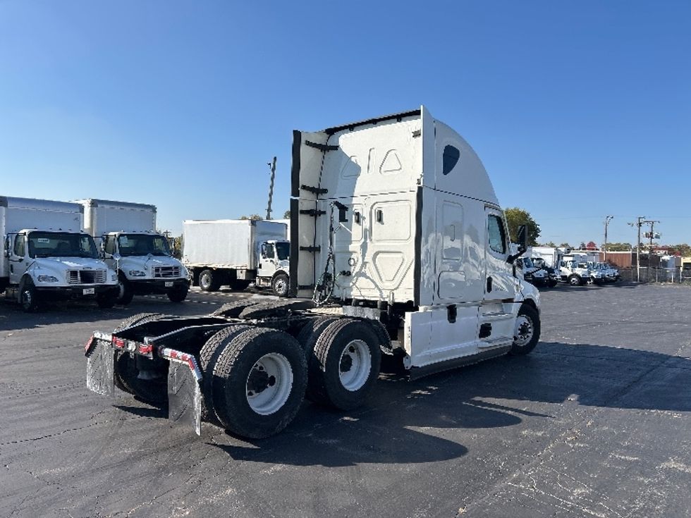 Sleeper Tractor-Heavy Duty Tractors-Freightliner-2021-T12664ST-Sturtevant-WI-515,435\n\t\tmiles-$ 59,500 - Image 7