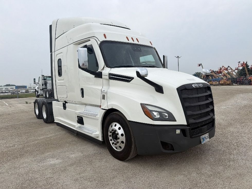 Sleeper Tractor-Heavy Duty Tractors-Freightliner-2021-T12664ST-Sturtevant-WI-540,753\n\t\tmiles-$ 64,250 - Image 1