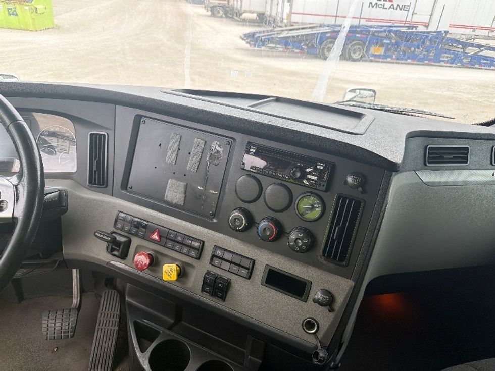 Sleeper Tractor-Heavy Duty Tractors-Freightliner-2021-T12664ST-Sturtevant-WI-540,753\n\t\tmiles-$ 64,250 - Image 12