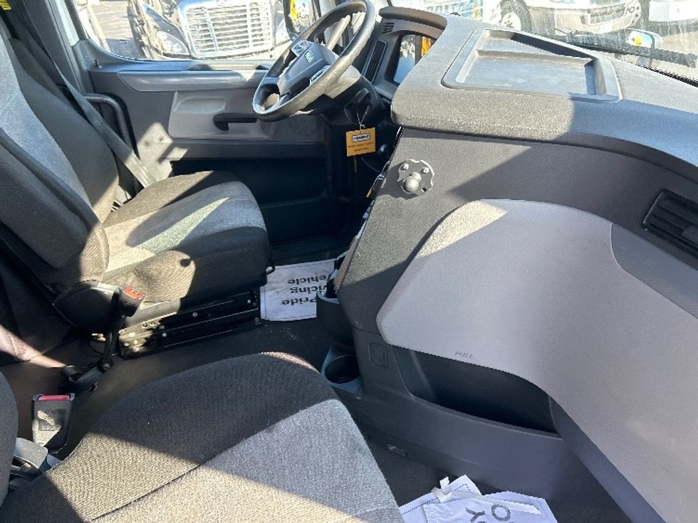 Sleeper Tractor-Heavy Duty Tractors-Freightliner-2021-T12664ST-Sturtevant-WI-571,882\n\t\tmiles-$ 56,000 - Image 15