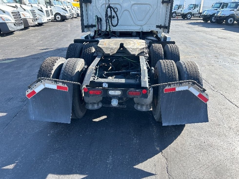 Sleeper Tractor-Heavy Duty Tractors-Freightliner-2021-T12664ST-Sturtevant-WI-571,882\n\t\tmiles-$ 56,000 - Image 6