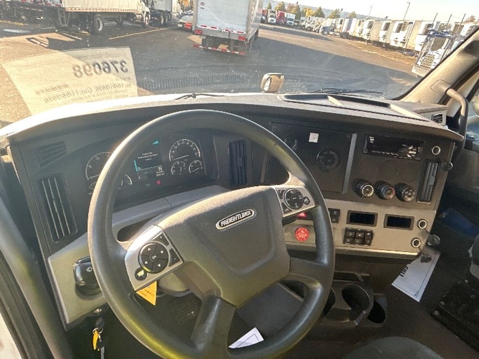 Sleeper Tractor-Heavy Duty Tractors-Freightliner-2021-T12664ST-Sturtevant-WI-631,094\n\t\tmiles-$ 63,500 - Image 11