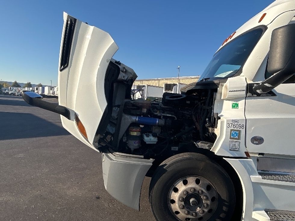 Sleeper Tractor-Heavy Duty Tractors-Freightliner-2021-T12664ST-Sturtevant-WI-631,094\n\t\tmiles-$ 63,500 - Image 21