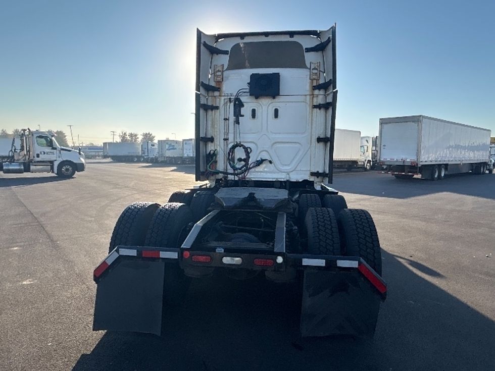 Sleeper Tractor-Heavy Duty Tractors-Freightliner-2021-T12664ST-Sturtevant-WI-631,094\n\t\tmiles-$ 63,500 - Image 6