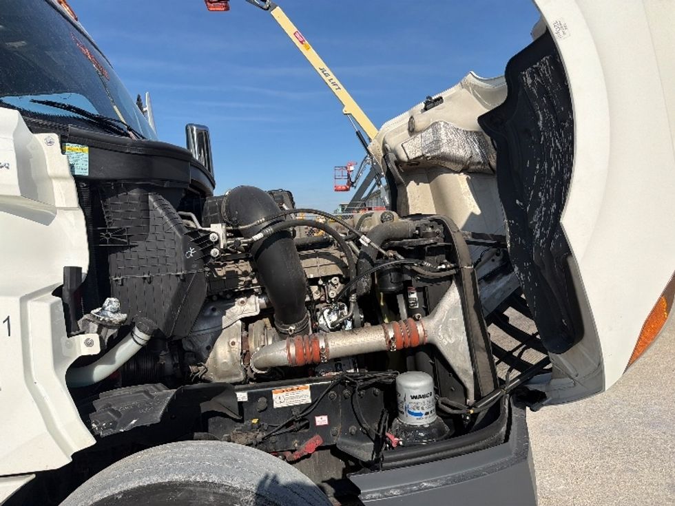 Sleeper Tractor-Heavy Duty Tractors-Freightliner-2021-T12664ST-Sturtevant-WI-637,768\n\t\tmiles-$ 56,000 - Image 20
