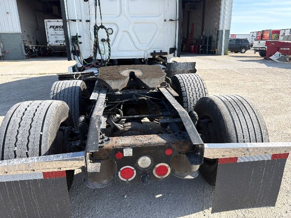 Sleeper Tractor-Heavy Duty Tractors-Freightliner-2021-T12664ST-Sturtevant-WI-637,768\n\t\tmiles-$ 56,000 - Image 6