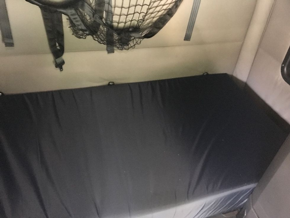 Sleeper Tractor-Heavy Duty Tractors-Freightliner-2021-T12664ST-Summit-MS-620,861\n\t\tmiles-$ 54,250 - Image 17