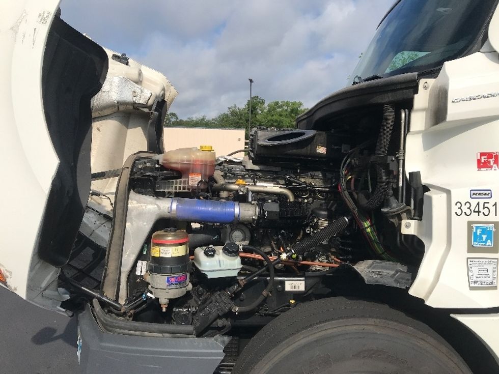 Sleeper Tractor-Heavy Duty Tractors-Freightliner-2021-T12664ST-Summit-MS-620,861\n\t\tmiles-$ 54,250 - Image 21