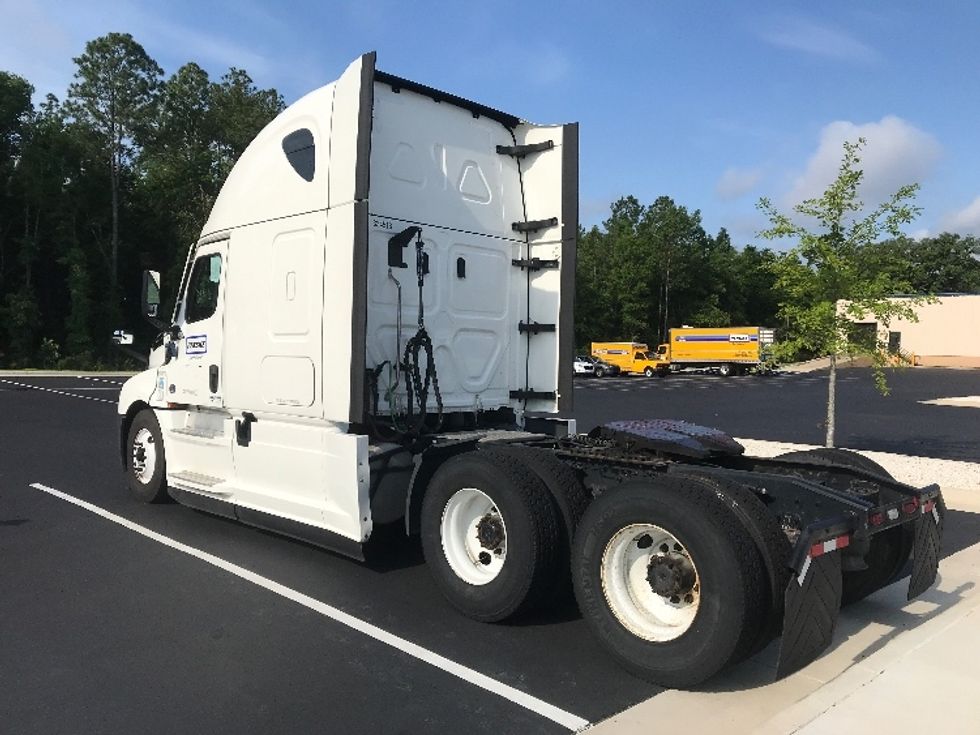 Sleeper Tractor-Heavy Duty Tractors-Freightliner-2021-T12664ST-Summit-MS-620,861\n\t\tmiles-$ 54,250 - Image 5