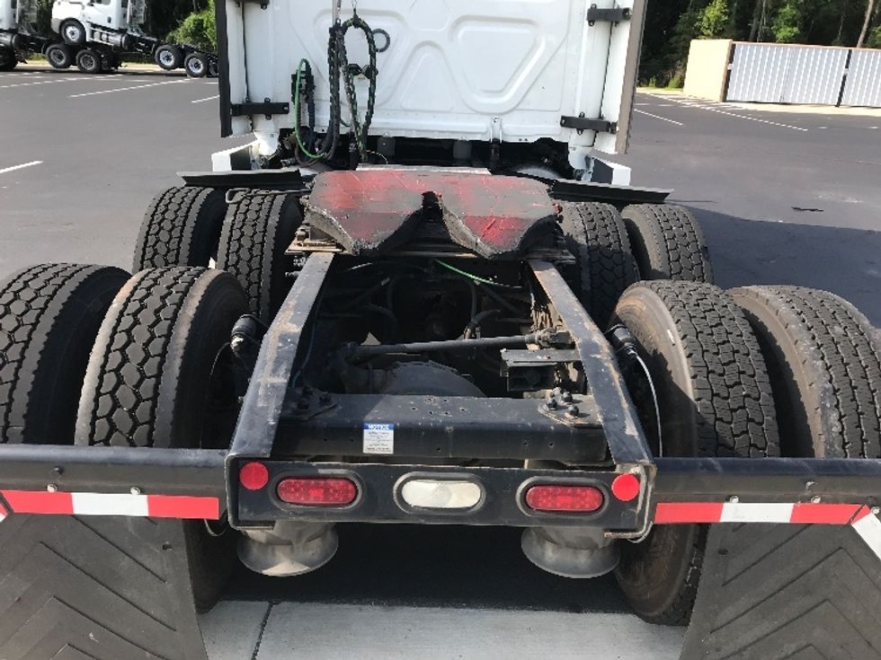 Sleeper Tractor-Heavy Duty Tractors-Freightliner-2021-T12664ST-Summit-MS-620,861\n\t\tmiles-$ 54,250 - Image 6