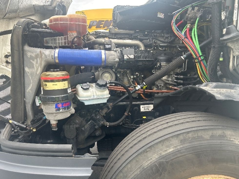 Sleeper Tractor-Heavy Duty Tractors-Freightliner-2021-T12664ST-Swedesboro-NJ-444,851\n\t\tmiles-$ 67,500 - Image 21