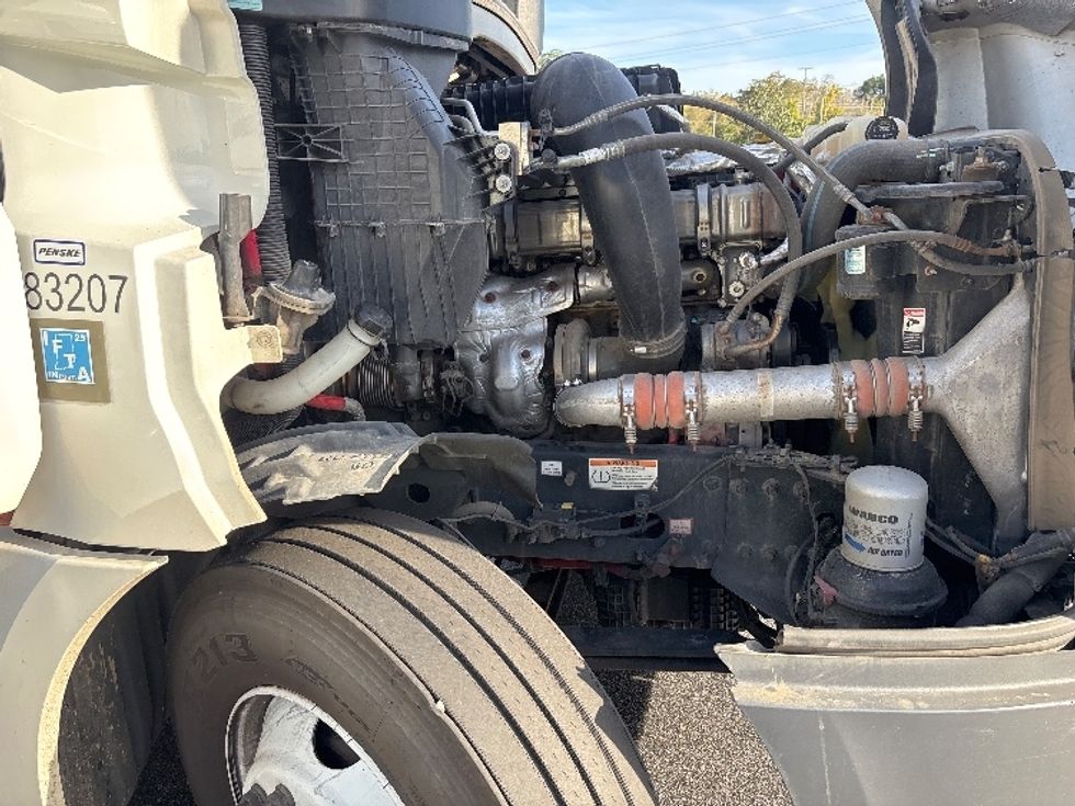 Sleeper Tractor-Heavy Duty Tractors-Freightliner-2021-T12664ST-Tallahassee-FL-596,214\n\t\tmiles-$ 52,750 - Image 17