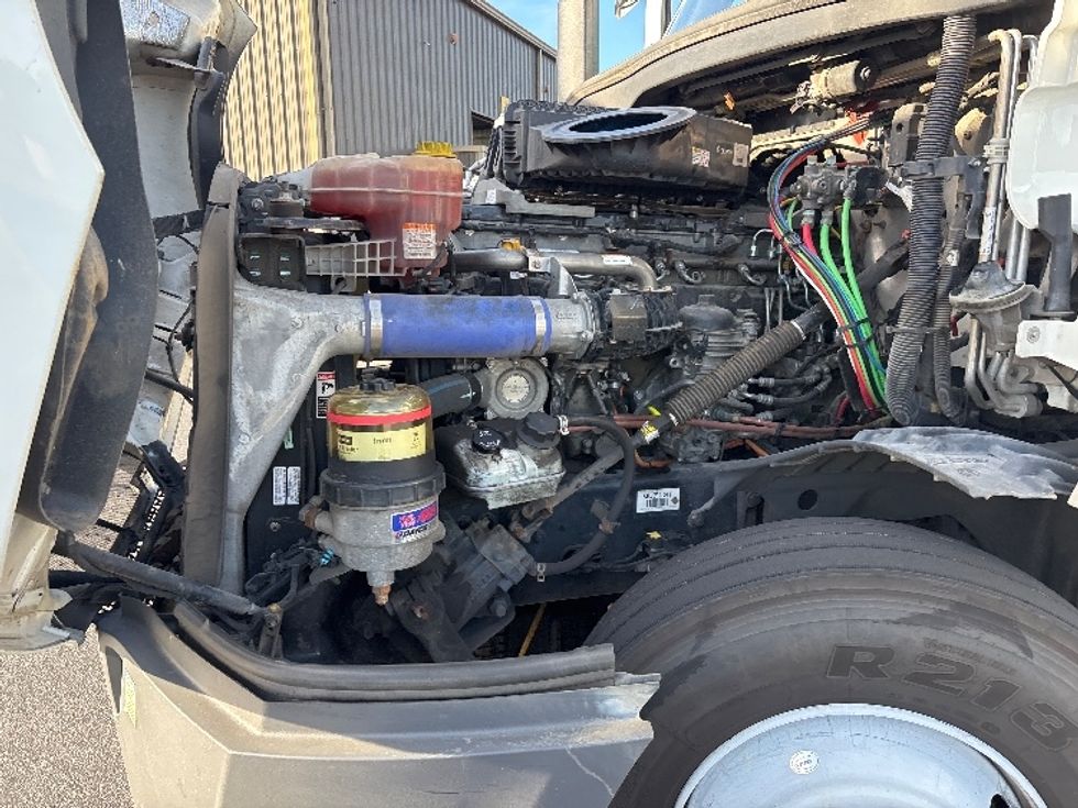 Sleeper Tractor-Heavy Duty Tractors-Freightliner-2021-T12664ST-Tallahassee-FL-596,214\n\t\tmiles-$ 52,750 - Image 18