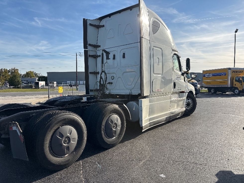 Sleeper Tractor-Heavy Duty Tractors-Freightliner-2021-T12664ST-Tallahassee-FL-596,214\n\t\tmiles-$ 52,750 - Image 7