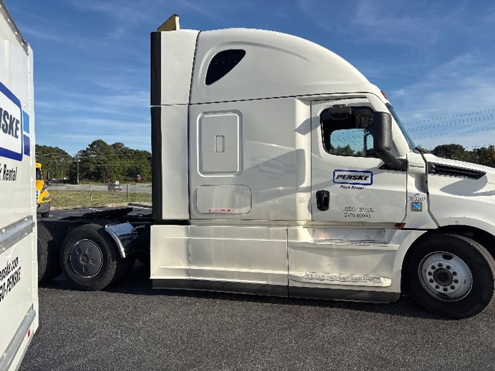 Sleeper Tractor-Heavy Duty Tractors-Freightliner-2021-T12664ST-Tallahassee-FL-596,214\n\t\tmiles-$ 52,750 - Image 8