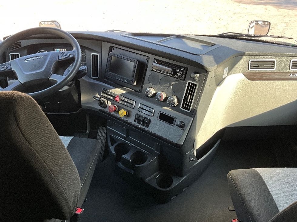 Sleeper Tractor-Heavy Duty Tractors-Freightliner-2021-T12664ST-Tampa-FL-361,486\n\t\tmiles-$ 71,500 - Image 12
