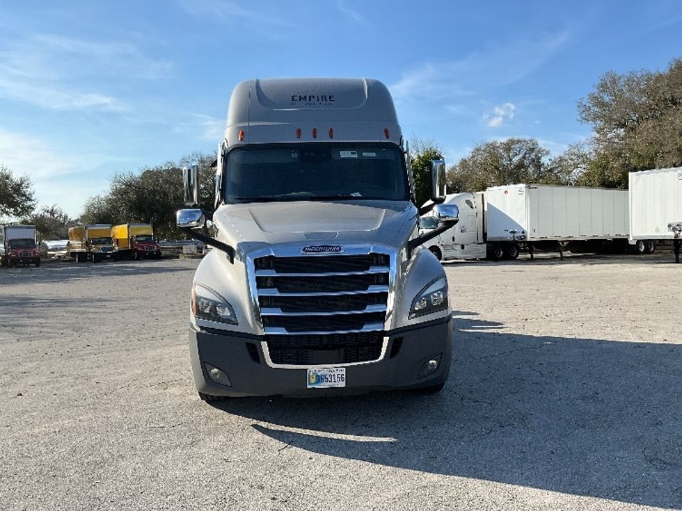 Sleeper Tractor-Heavy Duty Tractors-Freightliner-2021-T12664ST-Tampa-FL-361,486\n\t\tmiles-$ 71,500 - Image 2