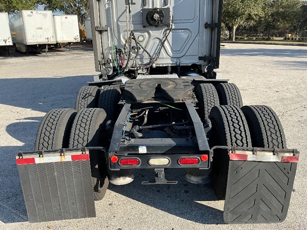 Sleeper Tractor-Heavy Duty Tractors-Freightliner-2021-T12664ST-Tampa-FL-361,486\n\t\tmiles-$ 71,500 - Image 6