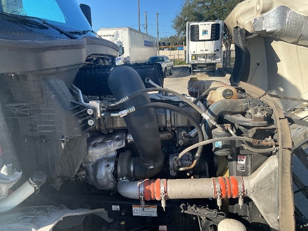 Sleeper Tractor-Heavy Duty Tractors-Freightliner-2021-T12664ST-Tampa-FL-411,878\n\t\tmiles-$ 69,750 - Image 20