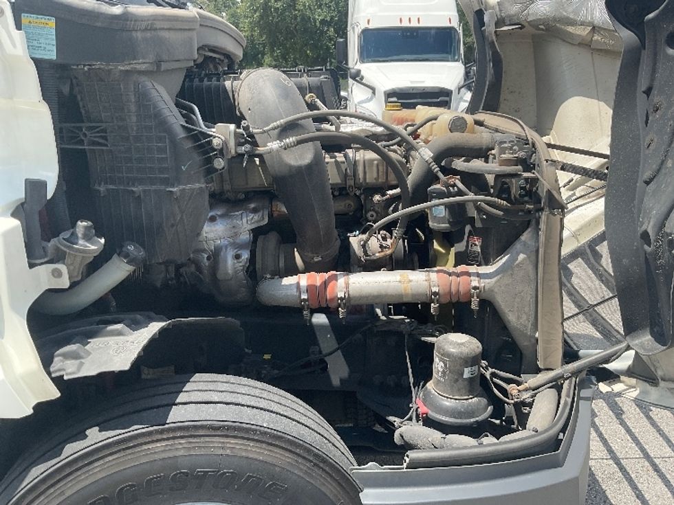 Sleeper Tractor-Heavy Duty Tractors-Freightliner-2021-T12664ST-Tampa-FL-554,236\n\t\tmiles-$ 60,750 - Image 20