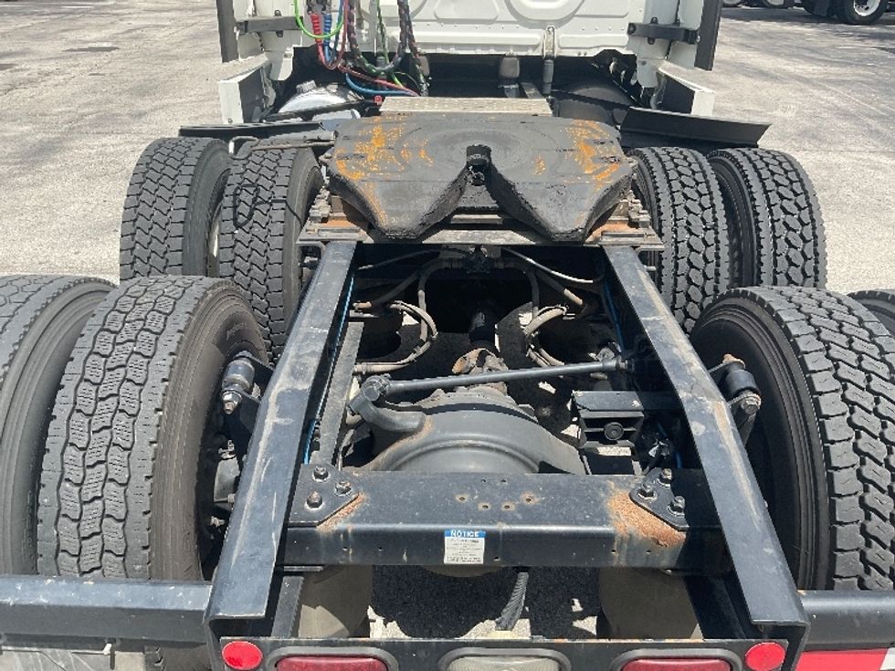 Sleeper Tractor-Heavy Duty Tractors-Freightliner-2021-T12664ST-Tampa-FL-554,236\n\t\tmiles-$ 60,750 - Image 6