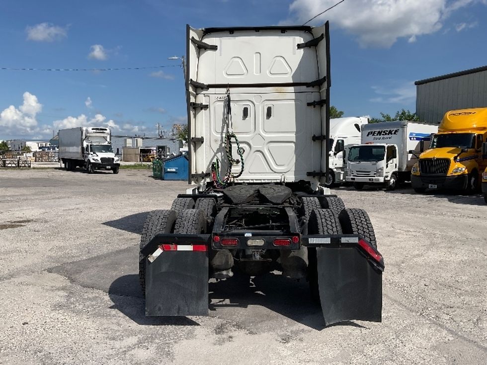Sleeper Tractor-Heavy Duty Tractors-Freightliner-2021-T12664ST-Tampa-FL-603,076\n\t\tmiles-$ 56,750 - Image 22