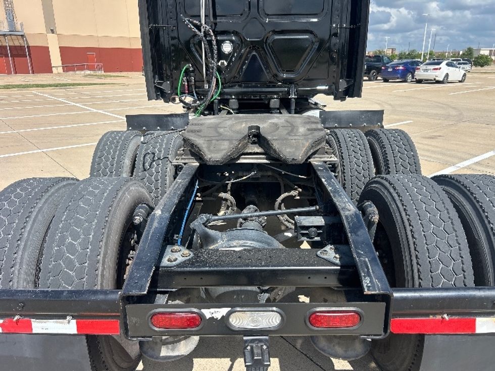 Sleeper Tractor-Heavy Duty Tractors-Freightliner-2021-T12664ST-Terrell-TX-496,463\n\t\tmiles-$ 64,750 - Image 6