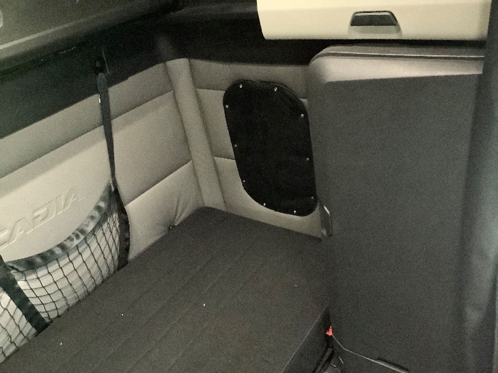 Sleeper Tractor-Heavy Duty Tractors-Freightliner-2021-T12664ST-Torrance-CA-542,463\n\t\tmiles-$ 78,000 - Image 18