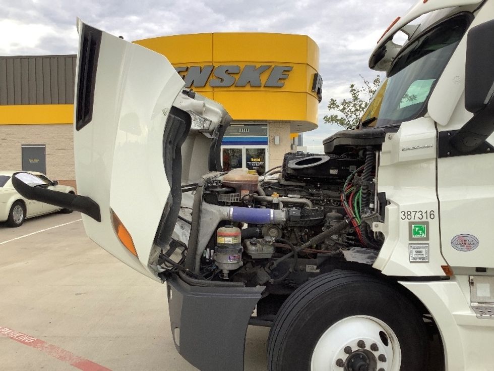 Sleeper Tractor-Heavy Duty Tractors-Freightliner-2021-T12664ST-Torrance-CA-542,463\n\t\tmiles-$ 78,000 - Image 21