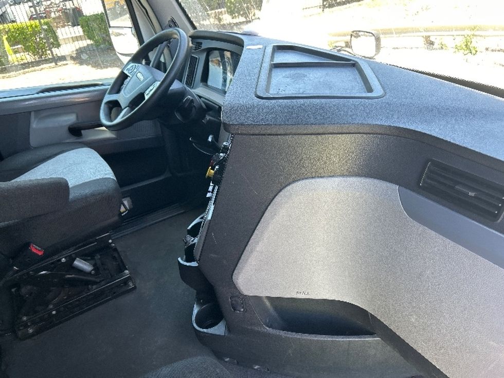 Sleeper Tractor-Heavy Duty Tractors-Freightliner-2021-T12664ST-Torrance-CA-595,232\n\t\tmiles-$ 64,250 - Image 15