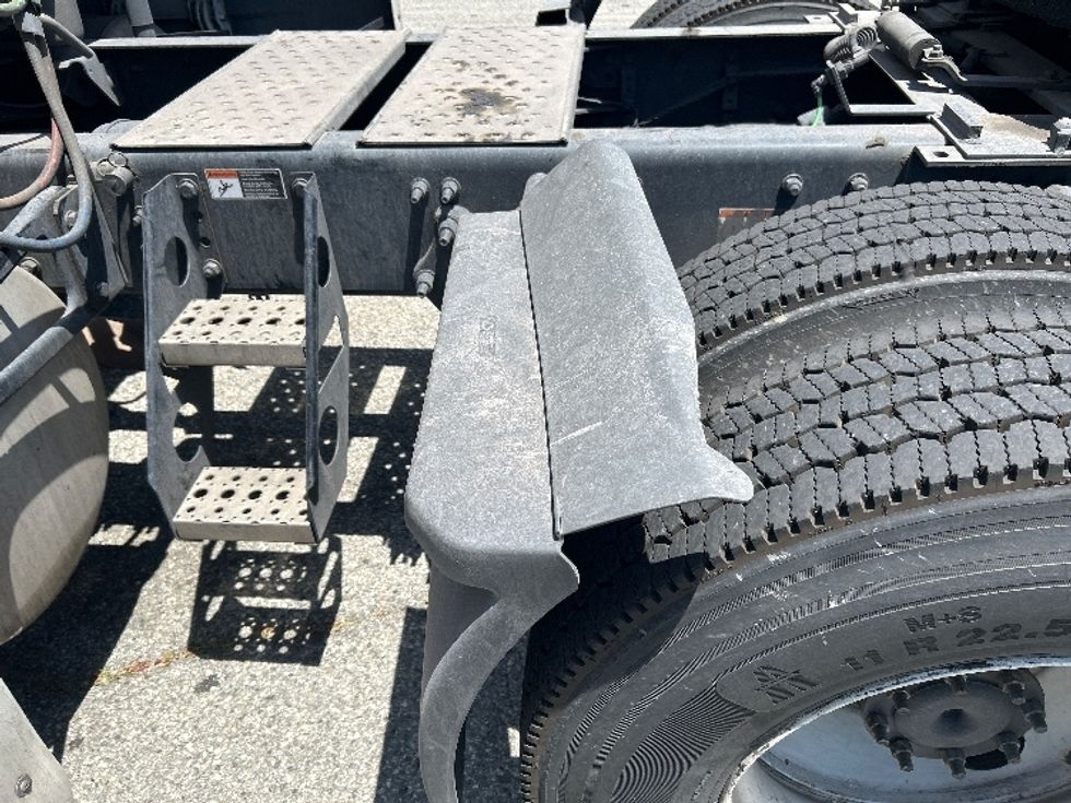 Sleeper Tractor-Heavy Duty Tractors-Freightliner-2021-T12664ST-Torrance-CA-595,232\n\t\tmiles-$ 64,250 - Image 24