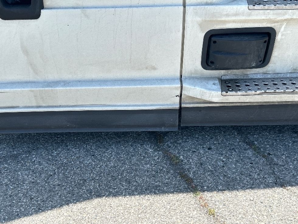 Sleeper Tractor-Heavy Duty Tractors-Freightliner-2021-T12664ST-Torrance-CA-595,232\n\t\tmiles-$ 64,250 - Image 26