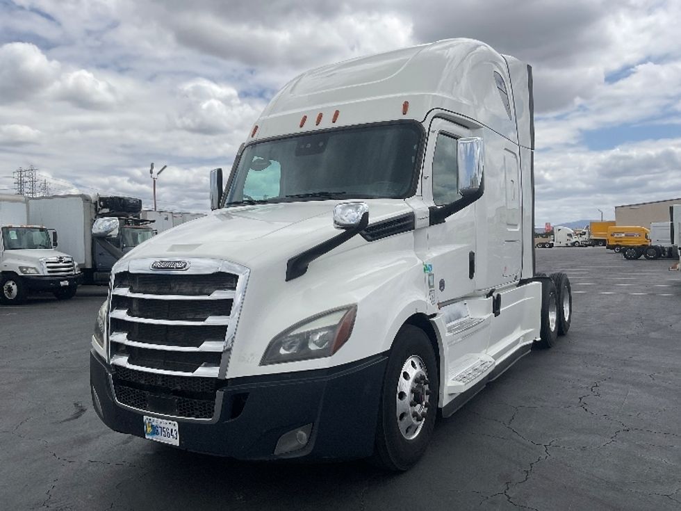 Sleeper Tractor-Heavy Duty Tractors-Freightliner-2021-T12664ST-Torrance-CA-696,289\n\t\tmiles-$ 46,500 - Image 3