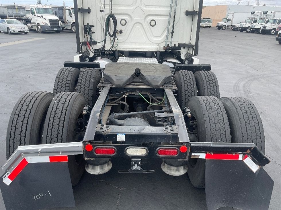 Sleeper Tractor-Heavy Duty Tractors-Freightliner-2021-T12664ST-Torrance-CA-696,289\n\t\tmiles-$ 46,500 - Image 6
