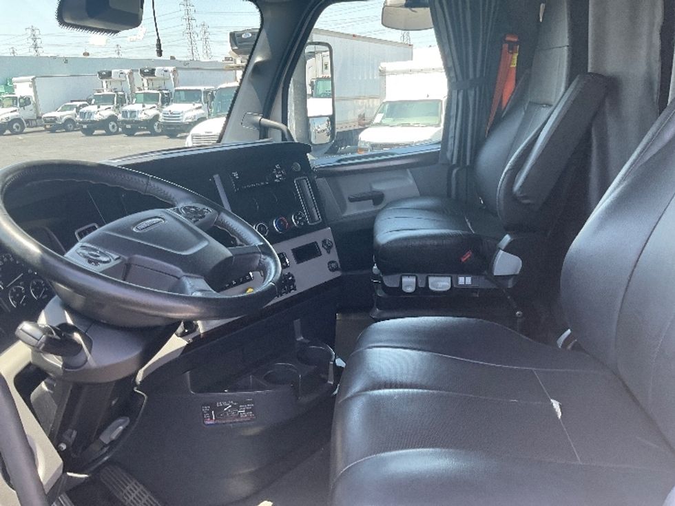 Sleeper Tractor-Heavy Duty Tractors-Freightliner-2021-T12664ST-Torrance-CA-713,874\n\t\tmiles-$ 44,750 - Image 10