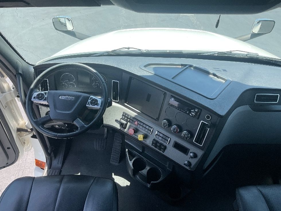 Sleeper Tractor-Heavy Duty Tractors-Freightliner-2021-T12664ST-Torrance-CA-713,874\n\t\tmiles-$ 44,750 - Image 12