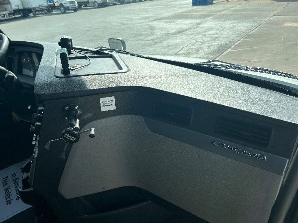 Sleeper Tractor-Heavy Duty Tractors-Freightliner-2021-T12664ST-Tulsa-OK-421,086\n\t\tmiles-$ 79,000 - Image 14