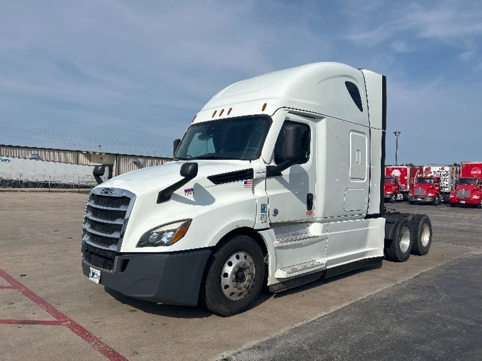 Sleeper Tractor-Heavy Duty Tractors-Freightliner-2021-T12664ST-Tulsa-OK-421,086\n\t\tmiles-$ 79,000 - Image 3