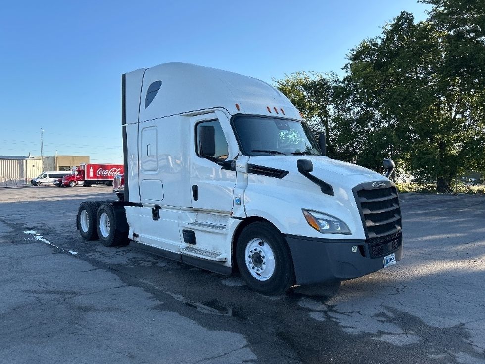 Sleeper Tractor-Heavy Duty Tractors-Freightliner-2021-T12664ST-Tulsa-OK-595,751\n\t\tmiles-$ 60,500 - Image 1