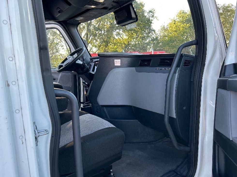 Sleeper Tractor-Heavy Duty Tractors-Freightliner-2021-T12664ST-Tulsa-OK-595,751\n\t\tmiles-$ 60,500 - Image 13