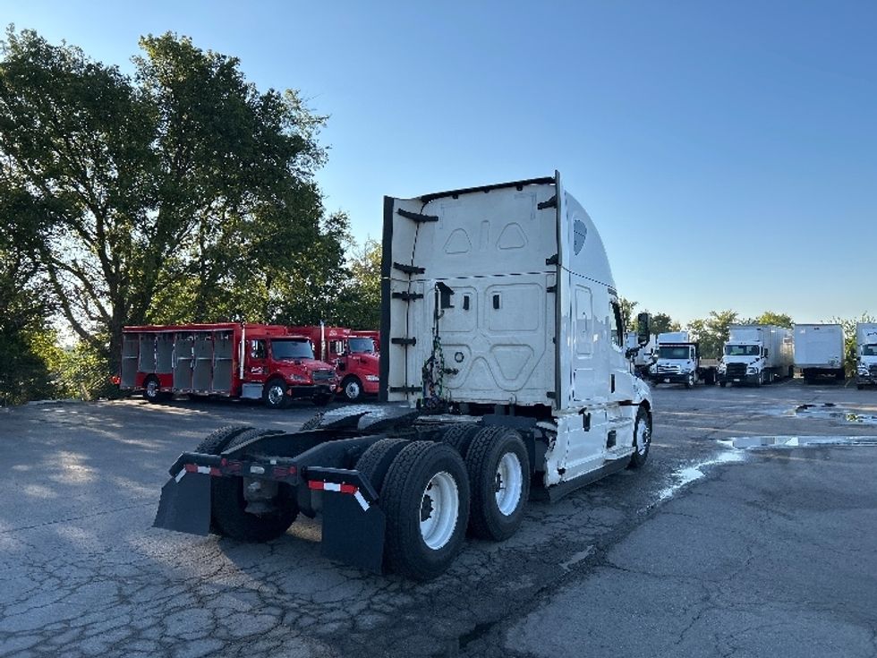 Sleeper Tractor-Heavy Duty Tractors-Freightliner-2021-T12664ST-Tulsa-OK-595,751\n\t\tmiles-$ 60,500 - Image 7