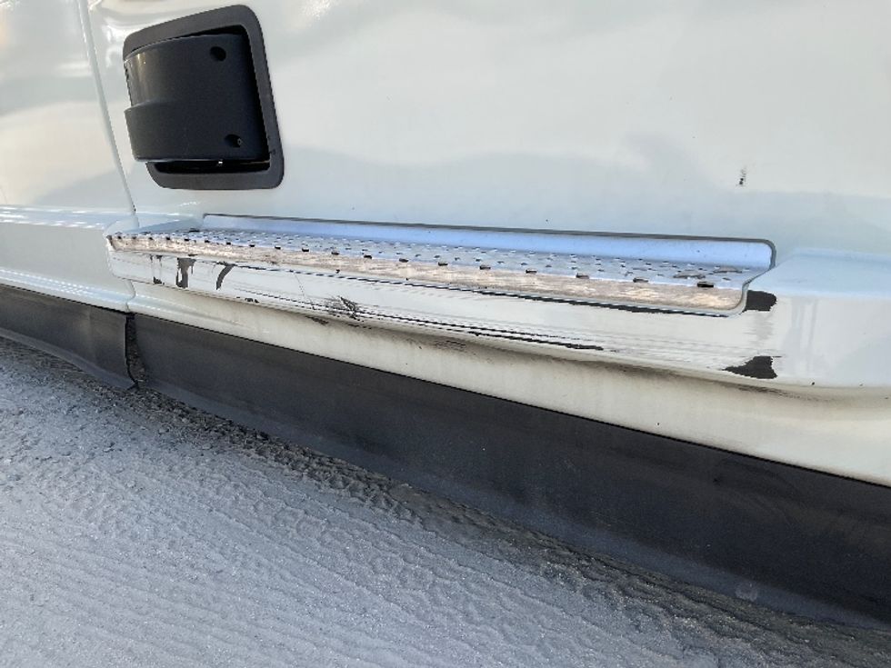 Sleeper Tractor-Heavy Duty Tractors-Freightliner-2021-T12664ST-Valdosta-GA-300,001\n\t\tmiles-$ 81,500 - Image 24