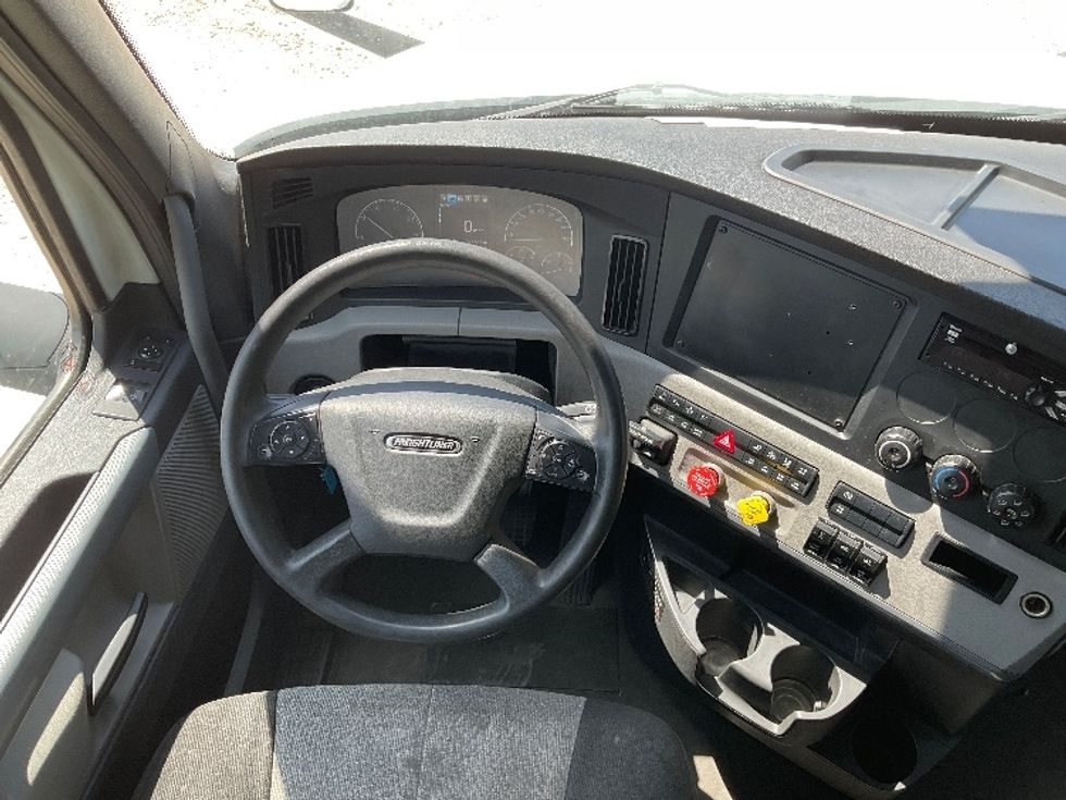 Sleeper Tractor-Heavy Duty Tractors-Freightliner-2021-T12664ST-Valdosta-GA-387,511\n\t\tmiles-$ 75,750 - Image 11