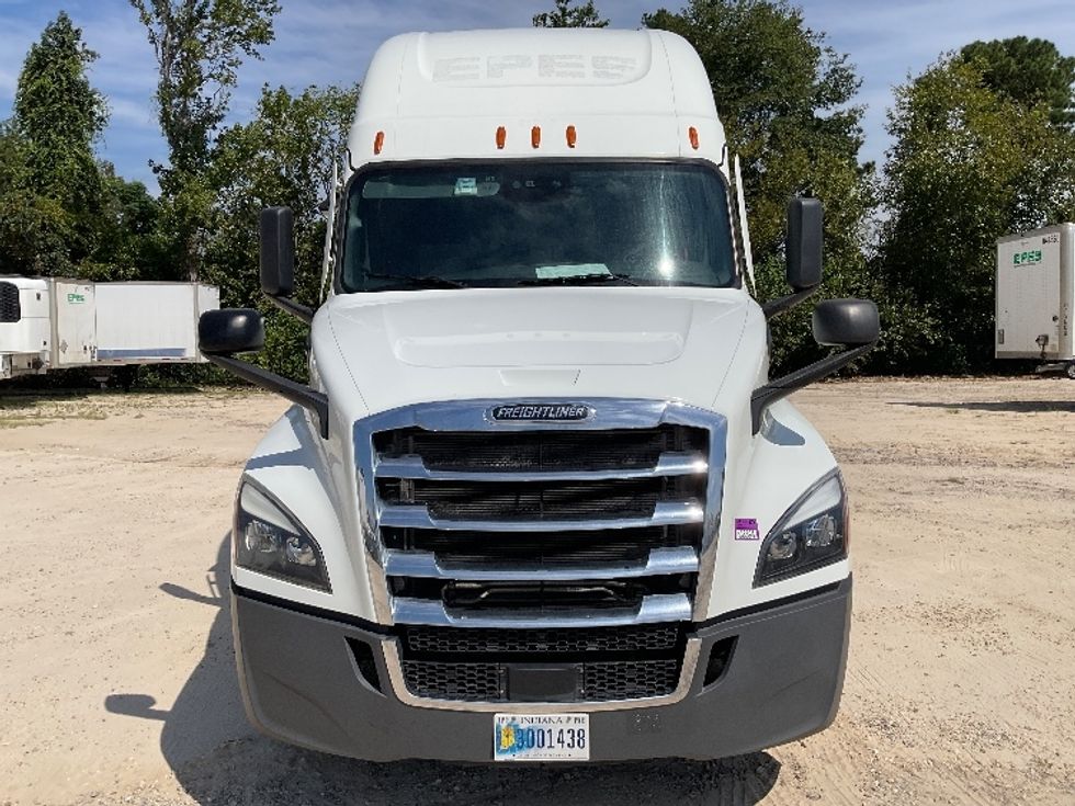 Sleeper Tractor-Heavy Duty Tractors-Freightliner-2021-T12664ST-Valdosta-GA-387,511\n\t\tmiles-$ 75,750 - Image 2